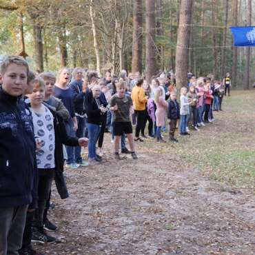 Die Fintauschüler feuern die Läufer jedes Jahr kräftig an!