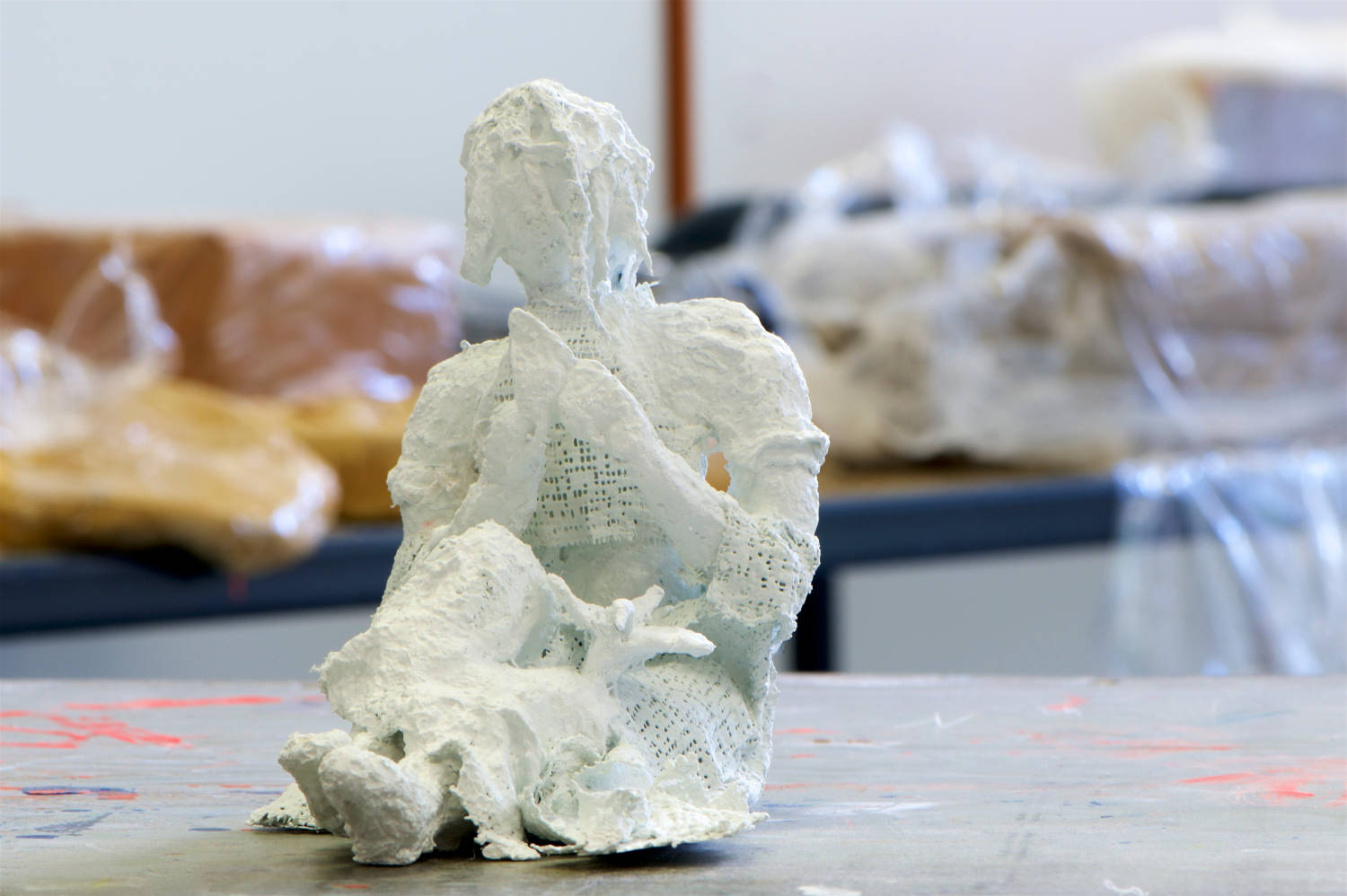 Schülerprojekte_Gips13 Amelie-Marie Röder - "Die Origamifalterin"