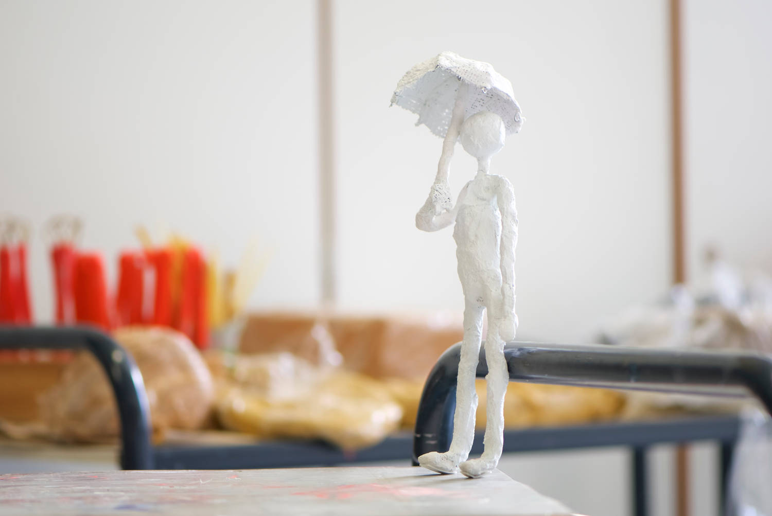 Schülerprojekte_Gips15 Josie-Vanessa Schlegel - "Im Regen"