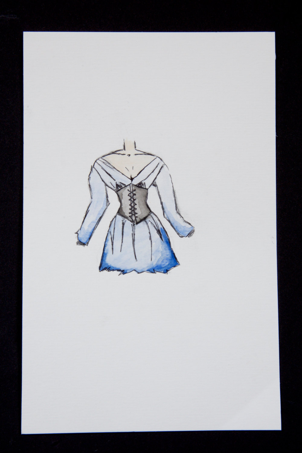 Kunstprojekt 9a Kleider entwerfen_2023_09 Leana Tiebe, 9a